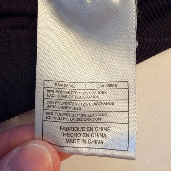 Nike Dri Fit Women’s Size Medium Black Embroidered Track Running Gym Jacket - Picture 6 of 9